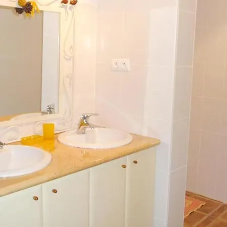 Maison De 4 Chambres Avec Terrasse Amenagee Et Wifi A La Capelle Dom wakacyjny *