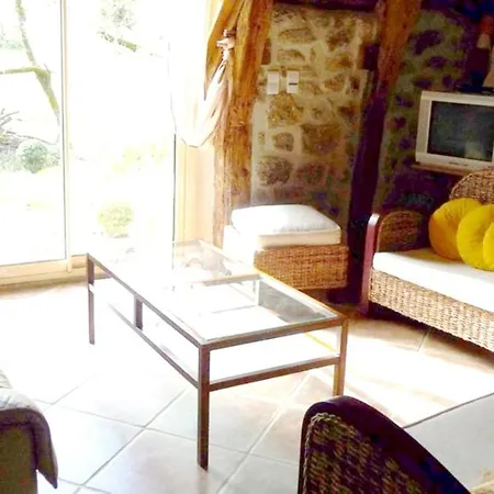 Maison De 4 Chambres Avec Terrasse Amenagee Et Wifi A La Capelle Dom wakacyjny