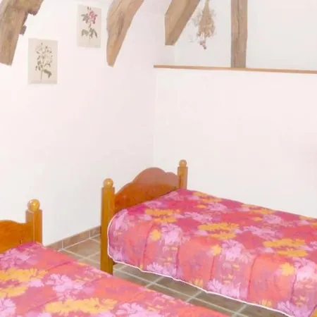 Dom wakacyjny Maison De 4 Chambres Avec Terrasse Amenagee Et Wifi A La Capelle *