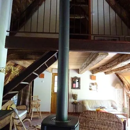 Dom wakacyjny Maison De 4 Chambres Avec Terrasse Amenagee Et Wifi A La Capelle *